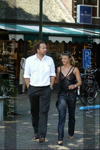 Laren 27 juli 2002
Herman Heinsbroek met zijn vrouw Judith Heinsbroek