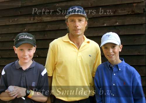 Hilversum 26 Juli 2002
Junior smulders met Bernhard Langer
golfen