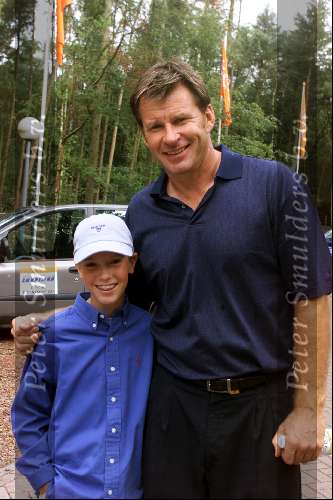 Hilversum 26 Juli 2002
Junior smulders met Nick Faldo
golfen