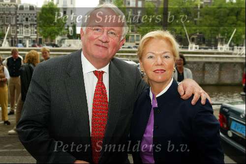 Amsterdam 7 juli 2002
Premiere Noord Koreaans staats circus
Karel v Dodewaerd met vrouw