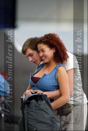 Haarlemmermeer 4 juli 2002
Katja Schuurman met haar nieuwe vriendje op schiphol