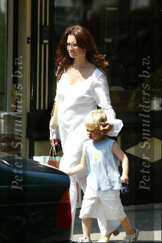 Laren 27 juli 2002
Leontine Borsato zwanger met Luca