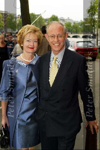 Amsterdam 7 juli 2002
Premiere Noord Koreaans staats circus
Paul Nouwen met vrouw