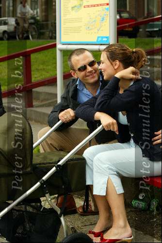 WEESP 8 juli 2002
Pernille la lau met man en kind aan het wandelen