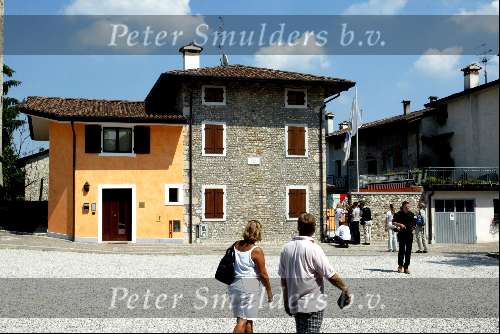 Provesano 20 juli 2002
Begrafenis Pim Fortuyn in Italie
huis