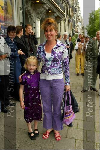 Amsterdam 7 juli 2002
Premiere Noord Koreaans staats circus
Ryan v d Akker met dochter