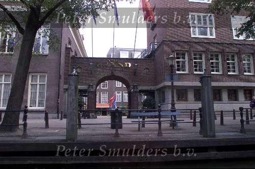 Amsterdam 24 Juli 2002
Grachtenpanden 
Wallenroute   Sloepenroute  The Grand Hotel
