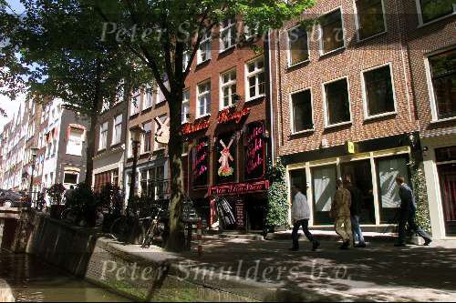 Amsterdam 24 Juli 2002
Grachtenpanden 
Wallenroute   Sloepenroute
Moulin Rouge