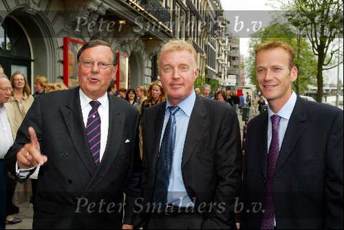 Amterdam 2 juli 2003
Premiere henk v d meyden in carre
Andre v Duin met vrien d en Tom Westermeijer Sr.