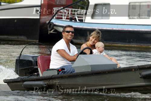 Amsterdam 16 juli 2003
Varen op een oude militaire sloep met baby
