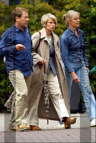 Amsterdam 2 juli 2003
Bill v Dijk met vrouw en vriendin op cornelis schuytstraat