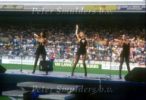 Eindhoven Augustus 1988
Optreden van Centerfold in het oude PSV-stadion met Laura Fygi 
in het midden zangeres Cecilia