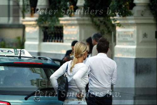 Amsterdam 18 juli 2003
Johnny de Mol  en Chantal Janzen bezoeken het amstel hotel