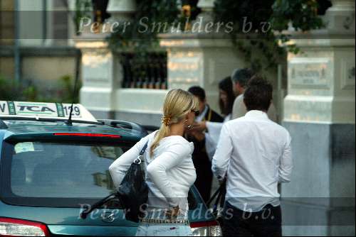 Amsterdam 18 juli 2003
Johnny de Mol  en Chantal Janzen bezoeken het amstel hotel