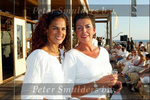 Bloemendaal 14 juli 2003
Modeshow Wolford bij strandtent Bloemendale
Chimene v Oosterhout met.....