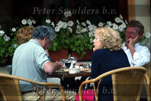 Amsterdam 22 juli 2003
Ed v Thijn met zijn vrouw odette op een terras