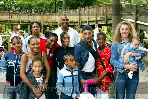 Wassenaar 8juli 2003
Nieuwe show in duinrell
Edsilia Rombley met familie