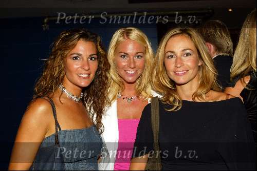 Amsterdam 22 juli 2003
Presentatie NET 5 SBS en Veronica bij panama.
Quinty Trustful Wendy v Dijk en Ellemiek Vermolen