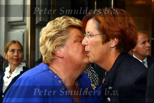 Amterdam 2 juli 2003
Premiere henk v d meyden in carre
Annemarie Jorritsma met man en Erica Terpstra