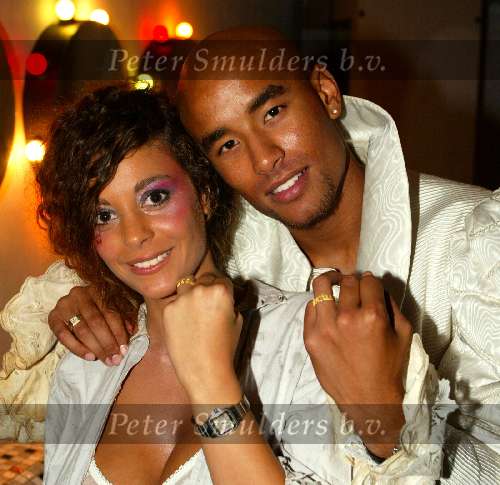 Zaandam 4 juli 2003
Verjaardagfeestje van Fajah Lourens in zaandam
Hier met haar vriend en ringen