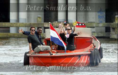 Amsterdam 16 juli 2003
Ans Marcus  varen op boot in amsterdamse grachten met George Benson