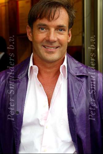 Amterdam 2 juli 2003
Premiere henk v d meyden in carre
Gerard Joling