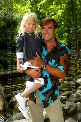 Wassenaar 8juli 2003
Nieuwe show in duinrell
Gerard Joling met kind Wino Omtzigt