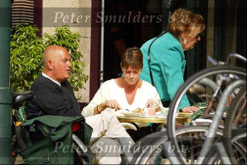 Amsterdam 18 juli 2003
Jack v Gelder  met zijn vrouw samen op terras