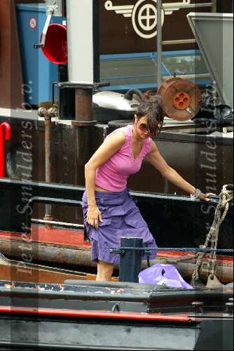 Amsterdam  8 juli 2003
Daphne Bunskoek op boot