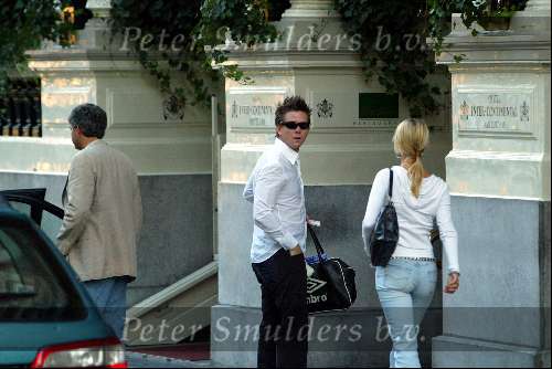 Amsterdam 18 juli 2003
Johnny de Mol jr en Chantal Janzen bezoeken het amstel hotel