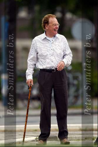 Amsterdam 21 juli 2003
Loek Brons met wandelstok