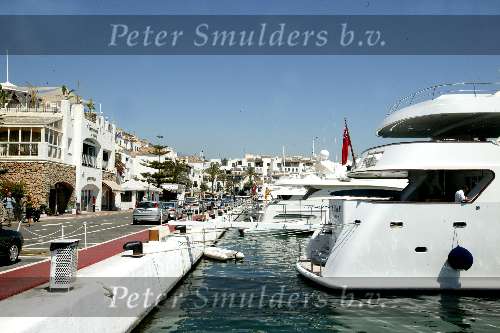 Marbella 26 juli 2003
Puerto Banus haven met grote jachten