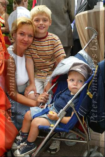 Wassenaar 8juli 2003
nieuwe show in duinrell
Mariska v Kolck met zoontjes