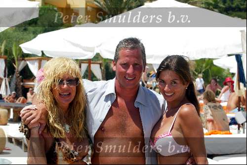 Marbella 25 juli 2003
Mary Borsato en Rossana Lima met ..