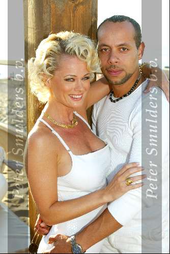 Bloemendaal 14 juli 2003
Modeshow Wolford bij strandtent Bloemendale
Monique Sluyter met vriend
