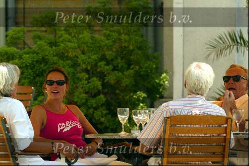 Amsterdam 16 juli 2003
Rijk de Gooyer op terras bij amstel hotel