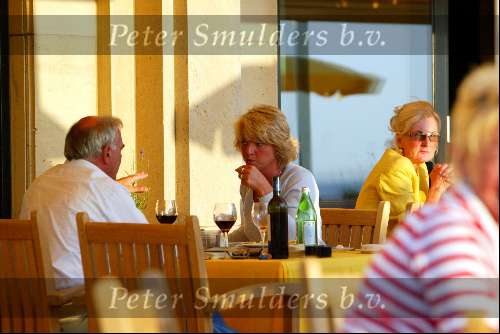 Noordwijk 22 juli 2003
Rik Felderhof en zijn vriendin Denise bij Huis ter Duin in Noordwijk