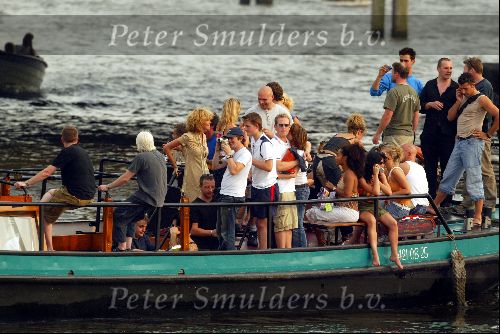Amsterdam 15 juli 2003
Robbie Williams met tatoeage varend in de grachten van Amsterdam


Peter Smulders bv