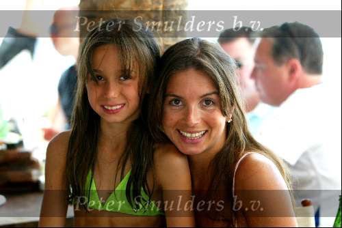 Marbella 25 juli 2003
Rosanna Lima met kinderen bij nicky beach