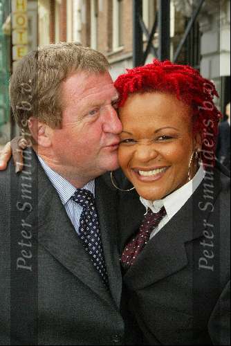 Amsterdam 2 juli 2003
premiere henk v d meyden in carre
Ruth jaccoth en jacques Senf