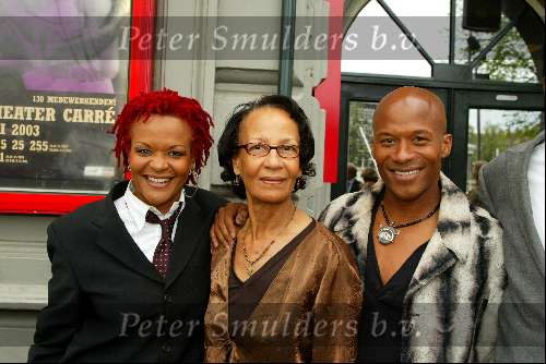 Amsterdam 2 juli 2003
premiere henk v d meyden in carre
Ruth jaccoth met moeder