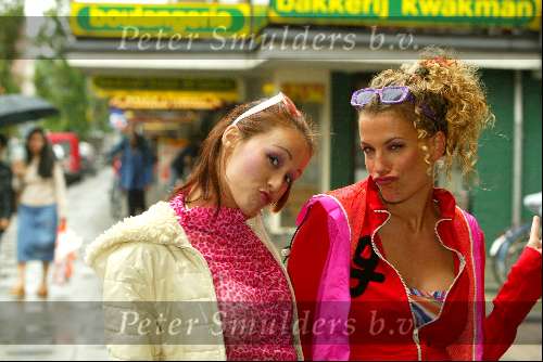 Amsterdam 17 juli 2003
Tatum Dagelet en Jennifer de Jong tijdens opnames.
Brutale meiden