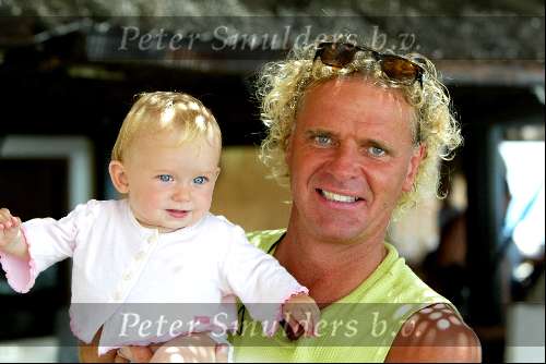 Marbella 25 juli 2003
Wino Omtzigt met zijn zoontje bij nicky beach