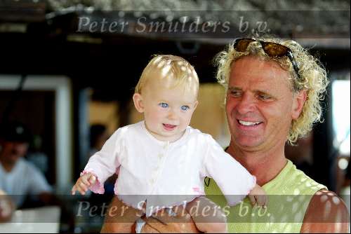 Marbella 25 juli 2003
Wino Omtzigt met zijn zoontje bij nicky beach