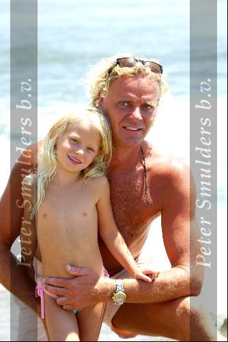 Marbella 25 juli 2003
Wino Omtzigt met zijn dochter bij nicky beach