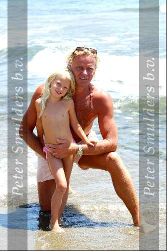 Marbella 25 juli 2003
Wino Omtzigt met zijn dochter bij nicky beach