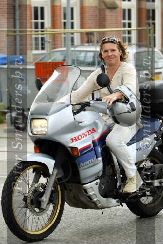 Amsterdam 22 juli 2003
Presentatie NET 5 SBS  en Veronica bij panama.
Wouter Nicolaas op zijn motor