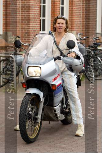 Amsterdam 22 juli 2003
Presentatie NET 5 SBS  en Veronica bij panama.
Wouter Nicolaas op zijn motor