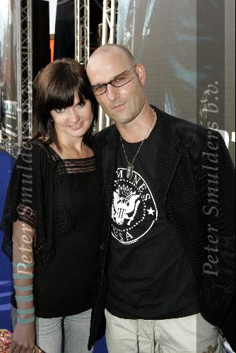 Amsterdam 29 juli 2004
Premiere I Robot in Pathe Arena.
Eddy Zoe met zonnebril en vriendin Marieke