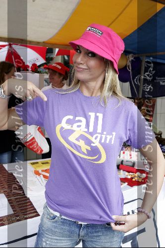 Hilversum 26 juli 2004
Ellemieke Vermolen voor het goede doel : Call for ...
